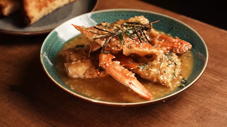 Rich, buttery and loaded with flavour. 🦀

Our Butter Garlic Crab brings togethe