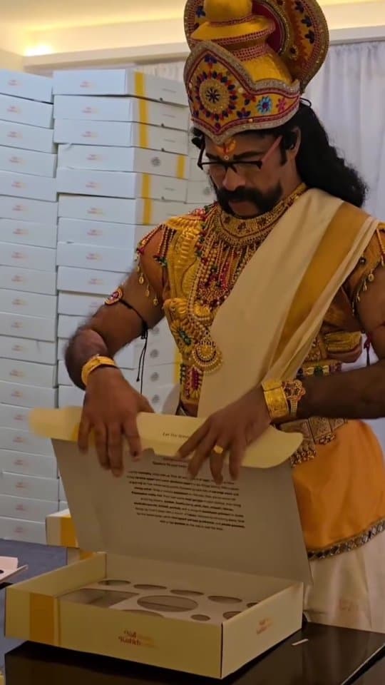 ⏰ The Onam countdown is ON! 🌼🎉

And there’s one thing you need to tick off you